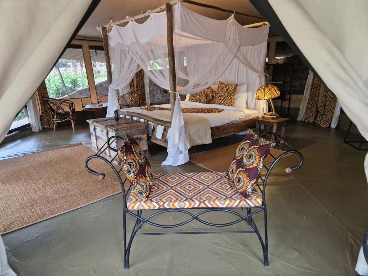 Dolly Farm & River Camp, Luxury Tents Usa River Exterior photo
