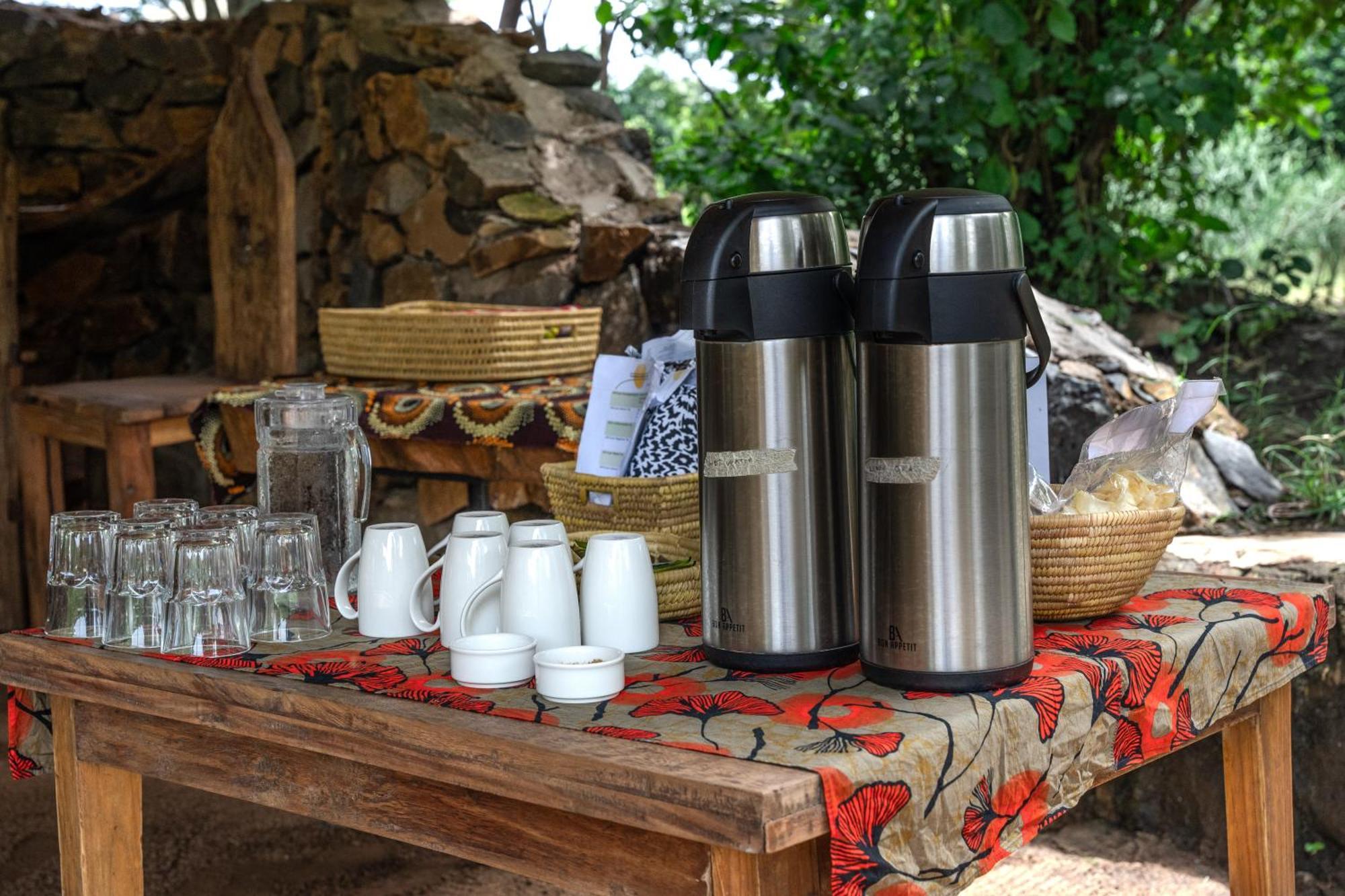 Dolly Farm & River Camp, Luxury Tents Usa River Exterior photo
