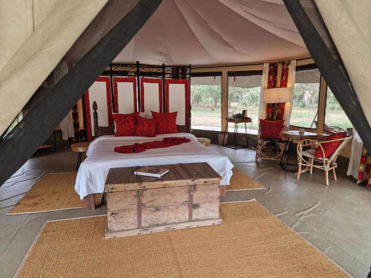 Dolly Farm & River Camp, Luxury Tents Usa River Exterior photo