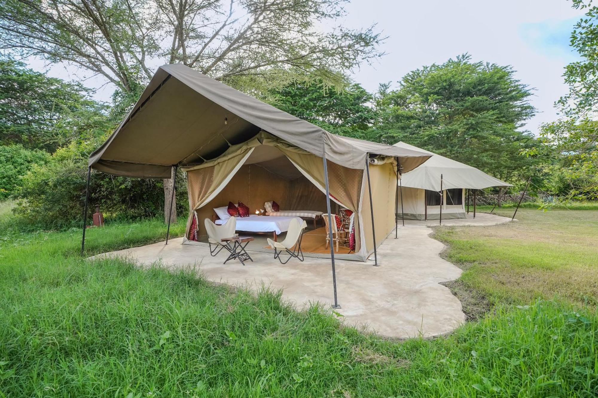 Dolly Farm & River Camp, Luxury Tents Usa River Exterior photo