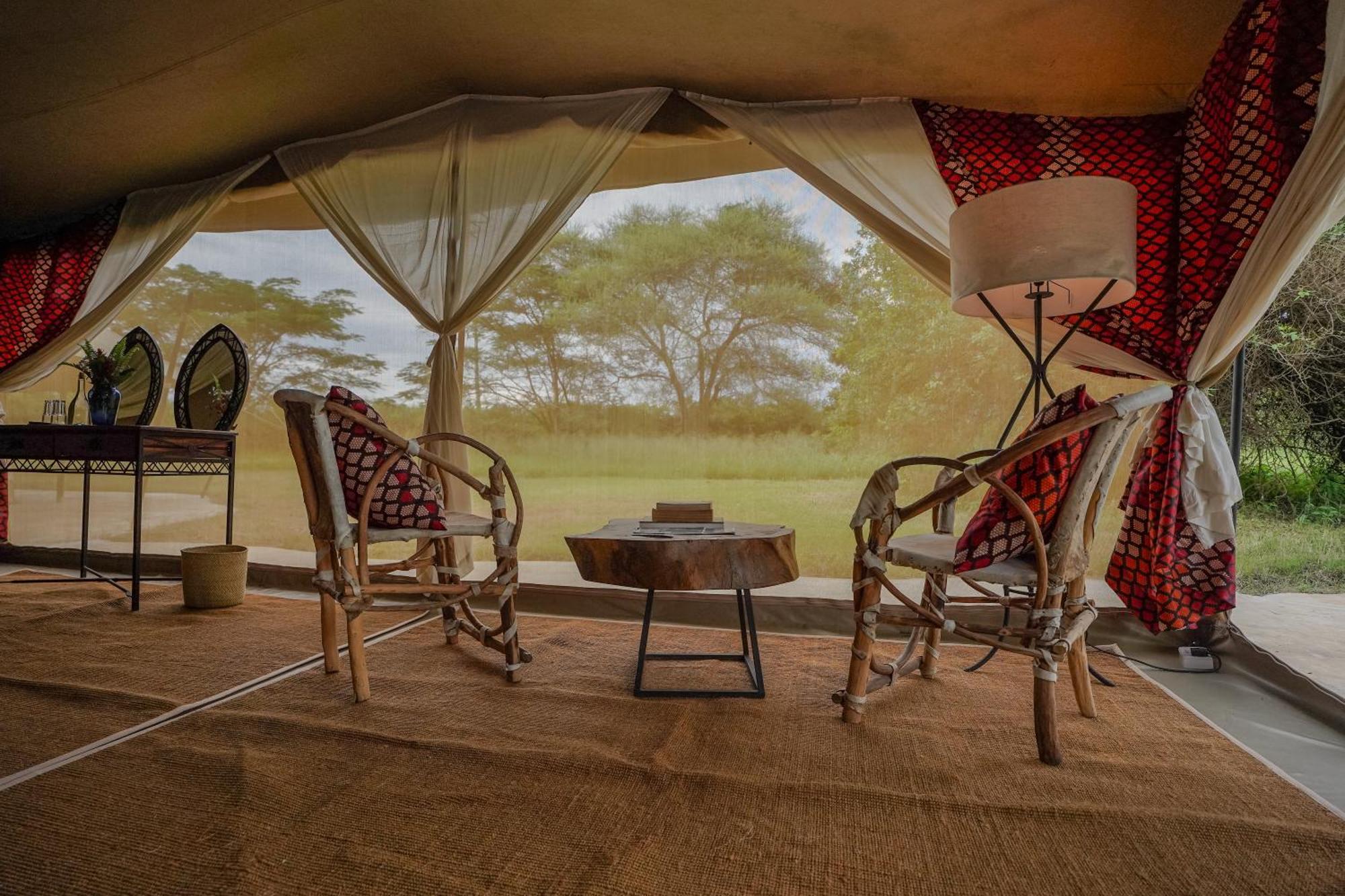 Dolly Farm & River Camp, Luxury Tents Usa River Exterior photo